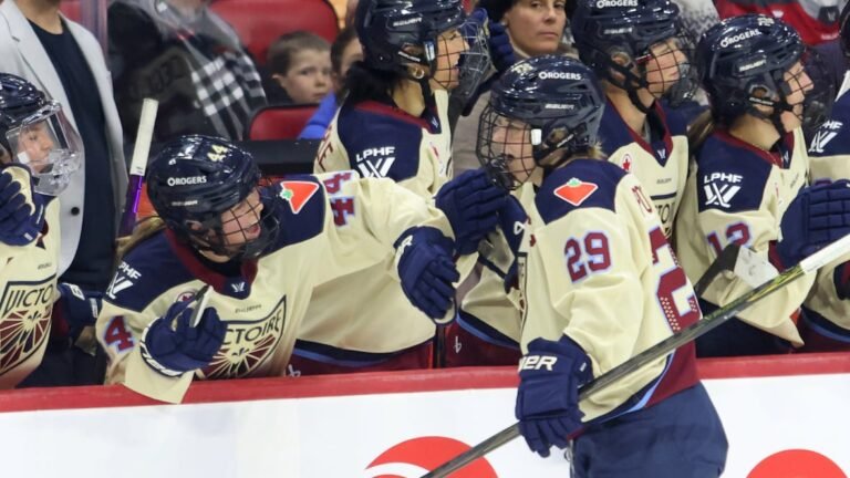 Marie-Philip Poulin lifts Victoire over Frost for 3rd consecutive victory