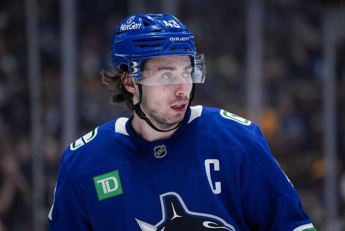 hkn-golden-knights-canucks-20250416 A male hockey player